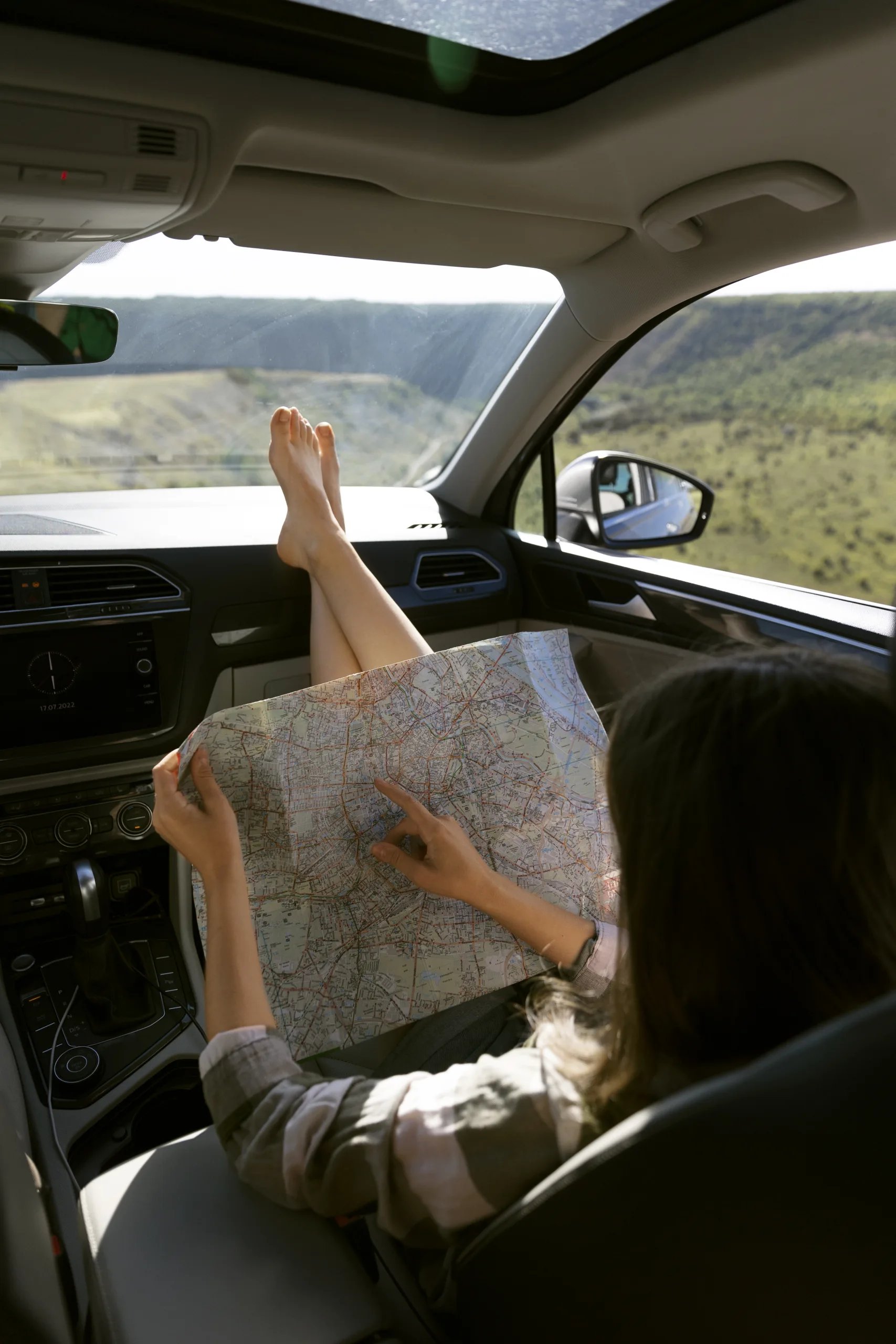 Путешествия на автомобиле: как сделать дорогу приятной для обоих партнеров?